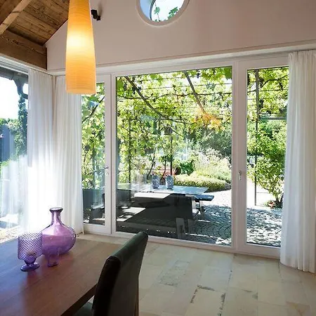 Ferienhaus Zur Weinlaube 別荘 ドルンビルン