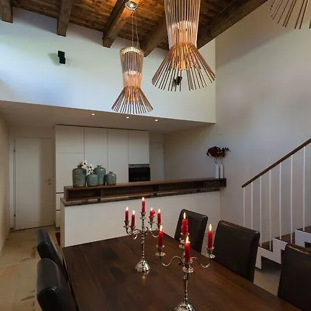 Ferienhaus Zur Weinlaube ドルンビルン