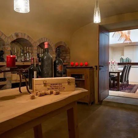 別荘 Ferienhaus Zur Weinlaube ドルンビルン